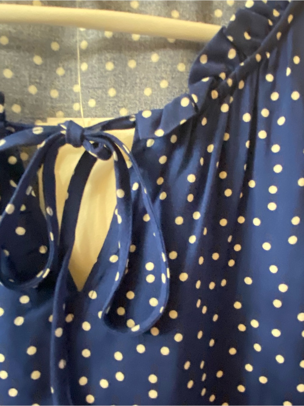 Como Blu Polka Dot Tie-Neck Women's Top - Navy ,white polka dots. NWT 19” p/p - Picture 4 of 6